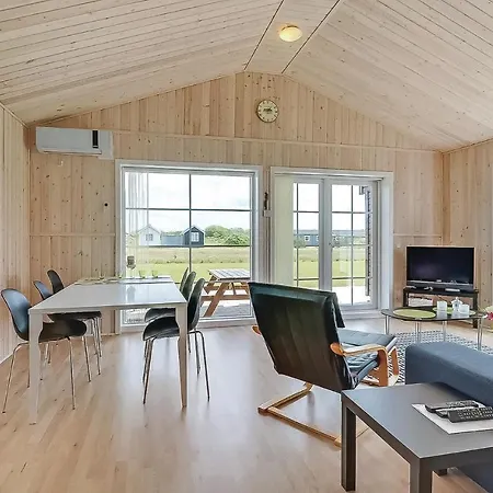 Ferienhaus Two-bedroom Holiday In